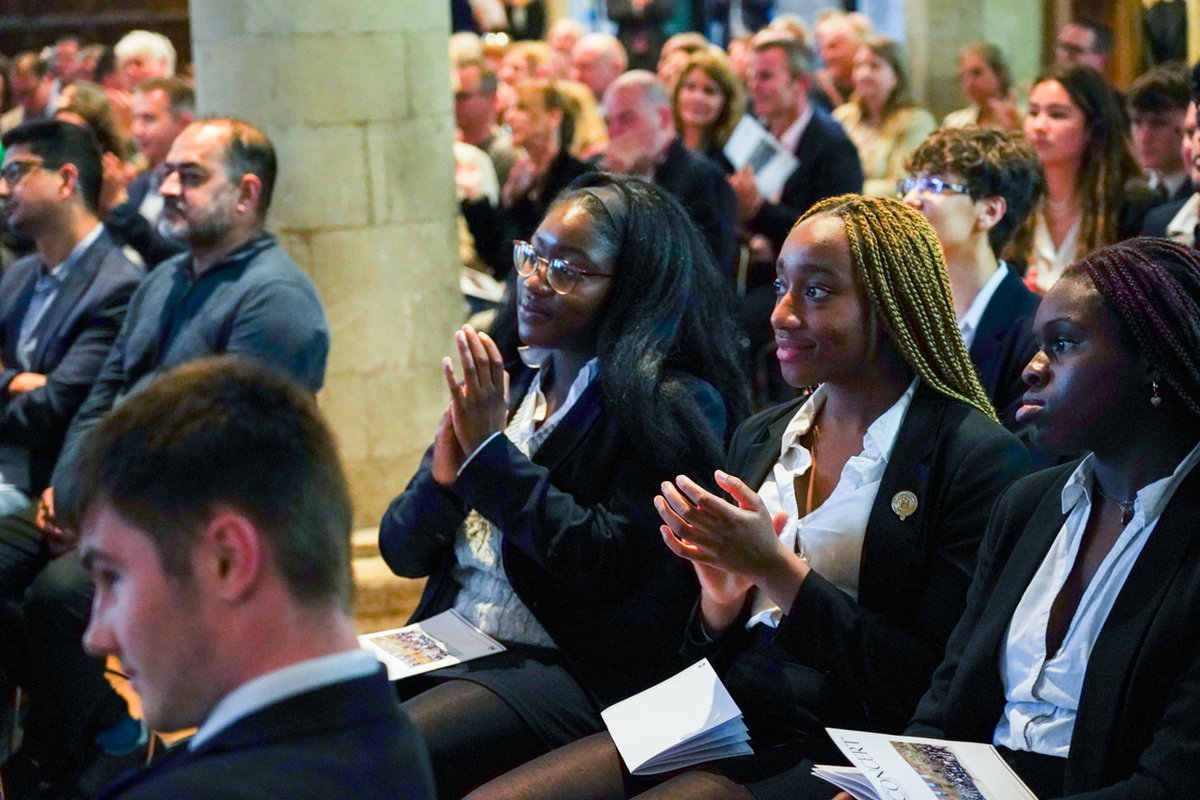 Reigate Grammar School tweet media