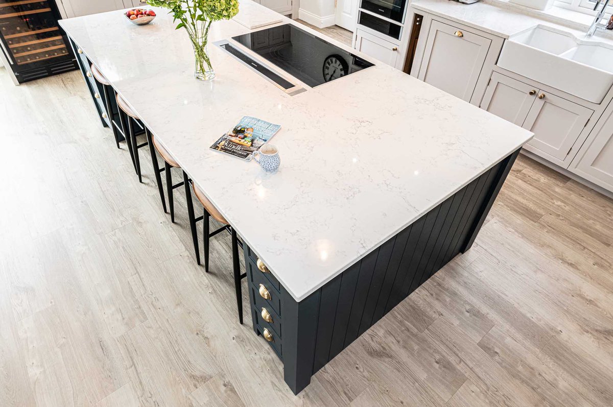 CaesarstoneKWC's tweet photo. If you're looking to create a modern and traditional look, white Caesarstone Stone Kitchen Worktops Commercial can be used in both contemporary and traditional styles. 
#caesarstonequartz #kitchens #engineeredstone #kitchencountertops #renovation
https://t.co/OHgWS3ikk6 https://t.co/wEESi6QCAb
