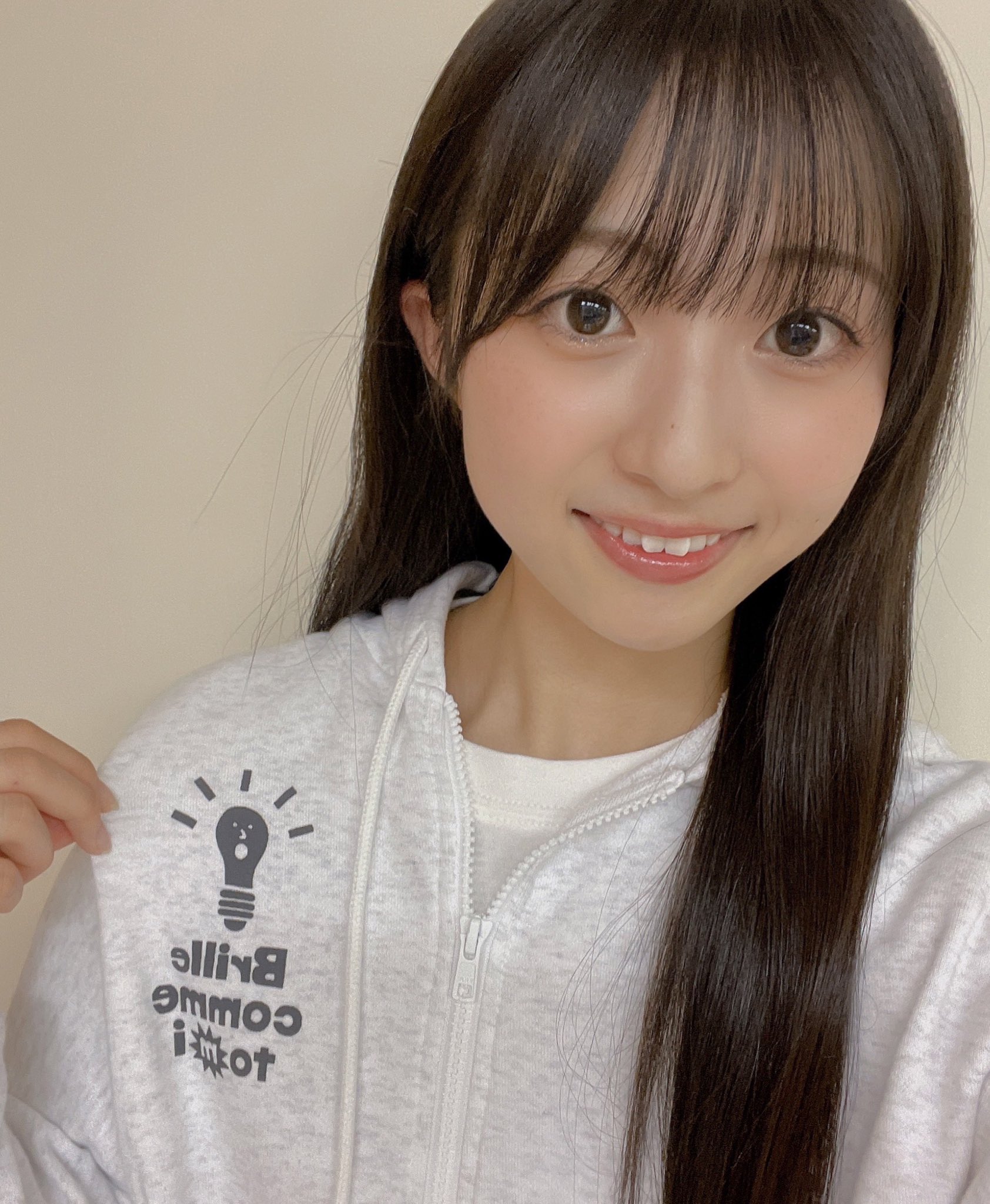 ユ*ン様 秋山由奈 直筆サイン入り タペストリー AKB48 Officialスクラッチ A賞サイン入りタペストリー秋山 由奈