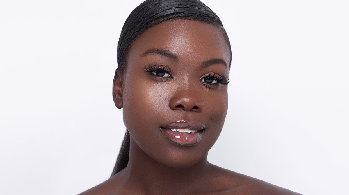 LValarius's tweet photo. @hanacues This skin tone would have been more appropriate for your illustration.. sorry if it seems like I’m nitpicking,you’re not completely at fault.. I just don’t like seeing darker skinned characters that are poorly rendered ;w; https://t.co/MSmiF32bP9