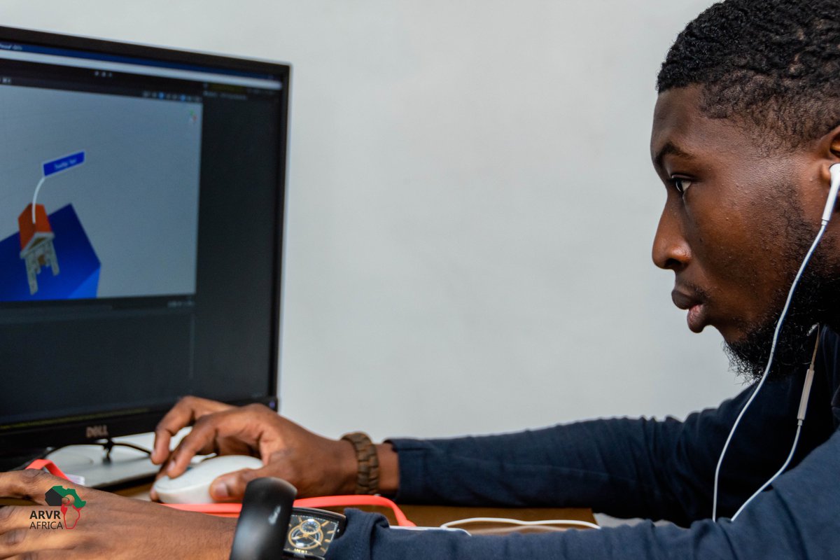ARVRAfrica's tweet photo. To you reading, extraordinary potential lies within you✨
We hope this #Throwback inspires you to go big and chase your dreams.
We look forward to celebrating and sharing your own #dreamsturnedreality story 😇🎊🙏🏾
#xr #community #creationlab #lagos #xrsolutions https://t.co/0q6SdYQCwA