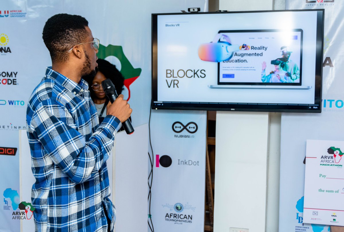 ARVRAfrica's tweet photo. To you reading, extraordinary potential lies within you✨
We hope this #Throwback inspires you to go big and chase your dreams.
We look forward to celebrating and sharing your own #dreamsturnedreality story 😇🎊🙏🏾
#xr #community #creationlab #lagos #xrsolutions https://t.co/0q6SdYQCwA