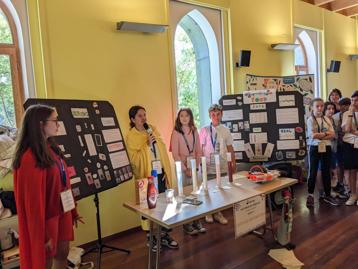 <a href="/CARLEE_Aragon/">CARLEE</a> <a href="/espacioalfranca/">La Alfranca</a> <a href="/dgafprofesorado/">F. Prof. Aragón</a> Bienvenida del DG de Innovación y FP <a href="/tonimartinez24/">Toni Martínez Ramos</a> el IF <a href="/if_zaragoza/">Institut français de Zaragoza</a> y BC <a href="/esBritish/">British Council</a> <a href="/MarkLev99/">Mark Levy</a> a los 26 centros participantes. Comienzan  las exposiciones 🔬🧪🧬