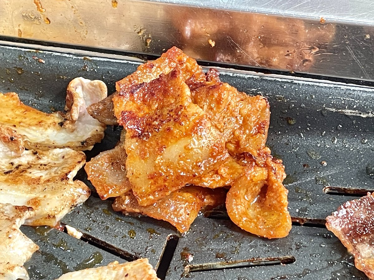 JA_quip's tweet photo. 🥓￼Mosim BBQ Korean Buffet  🇰🇷 ร้านบุฟเฟต์เกาหลีที่โคตรอร่อยยยยย 3,000% ( ˶  ᷇ 𖥦  ᷆ ˵ ) ใครสายเนื้อคือไม่ต้องห่วงเลย เนื้อหอมนุ่มไม่เหนียวเลย หมูคือดีทุกอย่างงง 🥙 อร่อยแบบหยุดไม่อยู่ ราคา 349+ แต่มีเมนูให้เลือกเยอะม๊ากก แบบ��ากกกก ꕤ*.゜ https://t.co/d3RvLhoTLh
