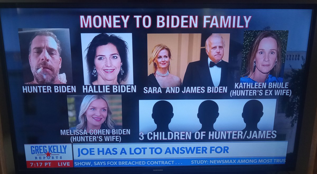 malesjo42's tweet photo. BIDEN CRIME FAMILY
WHERE IS THE MEDIA??? https://t.co/MsdPELYWlM