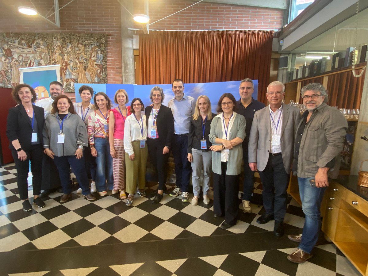 pfi_edu's tweet photo. 📣Ja tenim els guanyadors de la 8a Mostra Concurs Gastronòmic #pfiCAT d' @educaciocat 
En la categoria de cuina i pastisseria:
1. El Repartidor – Fundació el Llindar
2. Institut Dertosa (PTT Tortosa)
3. Institut Pere Martell (PTT Tarragona)😍😍
@CABK_Dualiza 
@fpcatalunya @catFPx https://t.co/5mEGc1k1fz