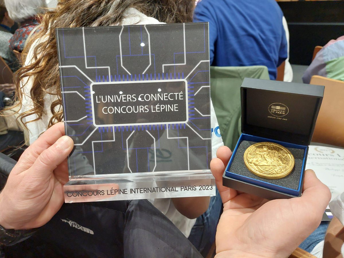 Albad64's tweet image. Jeunes talents aussi. Classe de 3° d'un collège d'Indre et Loire