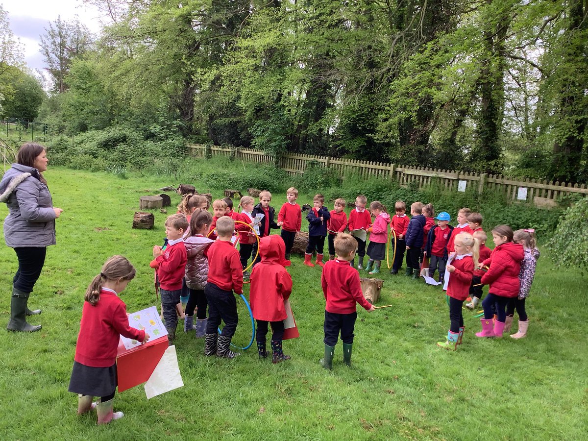 Barfordstpeters's tweet photo. Do wild flowers grow more around the edge of our school field or in the middle?
Today during forest school, Reception carried out a brilliant science investigation, observing, counting, collaborating and decision making. #bspEYFS #bspScience https://t.co/cw7cxKt0lg