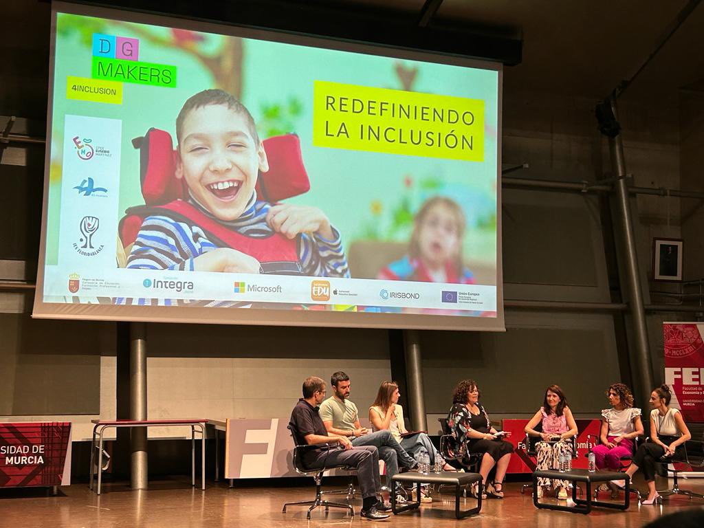 #DigitalProf tweet media