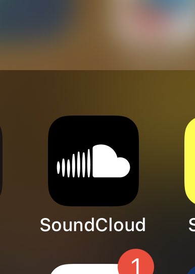 ethun__'s tweet photo. who else noticed soundcloud is now black 🤨 https://t.co/hAmwjNdii4