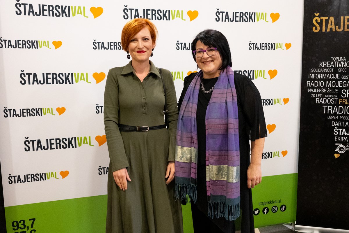 mk_gov_si's tweet photo. @Stajerskival je najstarejša lokalna radijska postaja v Sloveniji. Ob 70-letnici so pripravili Slavnostno akademijo, ki se je je udeležila tudi ministrica za kulturo dr. Asta Vrečko.

📷 Nik Skerbiš/Mediaspeed https://t.co/OafObiAs4R