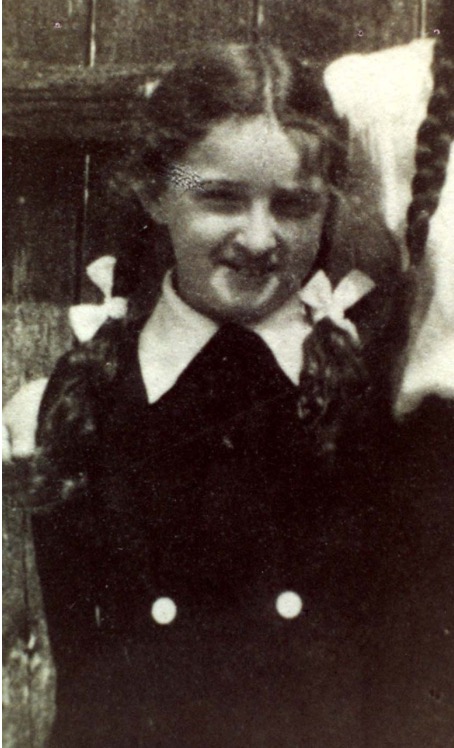 AuschwitzMuseum's tweet photo. 11 May 1934 | A Hungarian Jewish girl, Györgyi Einhorn, was born.

In July 1944 she was deported to #Auschwitz and murdered in a gas chamber. https://t.co/ueUuRDAW25