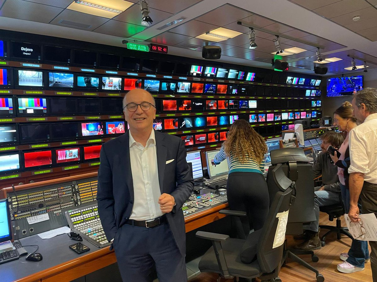 SantoniAgo's tweet photo. Today at @tg2rai Italia, to talk about #education and #AI

A very interesting discussion on how technologies can help us to be more competitive in the business.

Watch the full show here: https://t.co/x61sA3EE8U https://t.co/RcHP2cXSza
