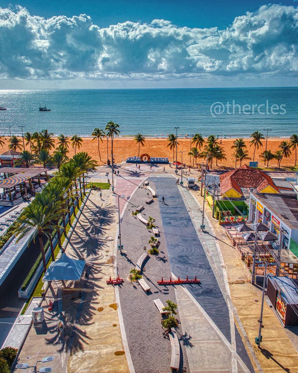 Thercles's tweet photo. Busto de Tamandaré em João Pessoa. Entre a Praia de Cabo Branco e Tambaú. #joaopessoa https://t.co/97kCNFrDxh