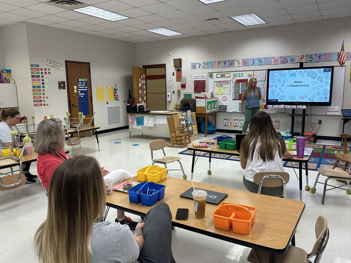 Such a fun morning! My protégé, <a href="/Jessica17486931/">Jessica Boyd</a> “graduated” and shared her Capstone Project, CFA breakfast and lots of reflective conversations. ❤️<a href="/WCPSSTSP/">Teacher Support</a> <a href="/WFEPrincipal/">WFEPrincipal</a>