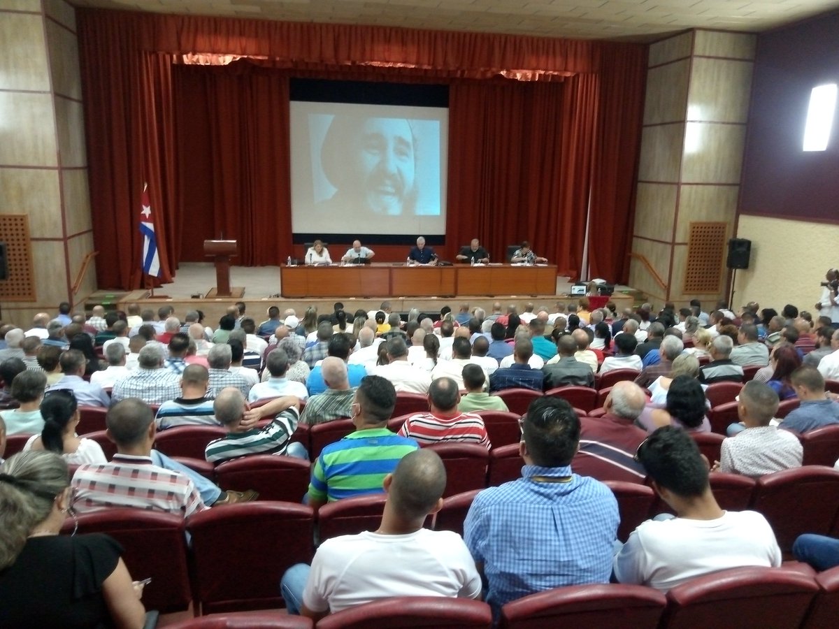 AHORA! Primer Secretario del <a href="/PartidoPCC/">Partido Comunista de Cuba</a> y Presidente de la República, evalúa cumplimiento de las proyecciones de trabajo en  esta central provincia #SanctiSpíritusEnMarcha <a href="/DiazCanelB/">Miguel Díaz-Canel Bermúdez</a> <a href="/DrRobertoMOjeda/">Dr. Roberto Morales Ojeda</a> <a href="/DrRobertoMOjeda/">Dr. Roberto Morales Ojeda</a> <a href="/MMarreroCruz/">Manuel Marrero Cruz</a> <a href="/PartidoPCC/">Partido Comunista de Cuba</a> <a href="/ObraDe/">LaObraDeLaRevoluciónSS</a> <a href="/MEspirituana/">@MariposaEspirituana</a>