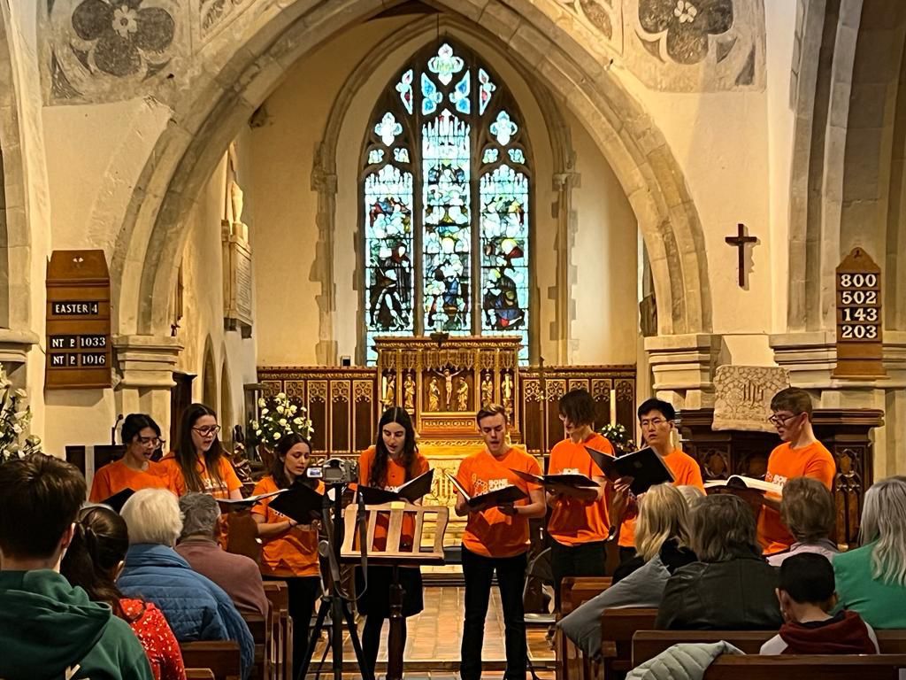 BCRT's tweet photo. Weβre giving a big #ThursdayThankyou to Tappy Sharma and Molly Beddoe for organising a concert at Chalfont St Giles Parish Church in support of @LibertysLegacy3 π€π¦
Together with a raffle and Mollyβs home-crafted crochet stall, they raised Β£650! π
#TeamLibs #Fundraising https://t.co/UkTNhvWw9Z