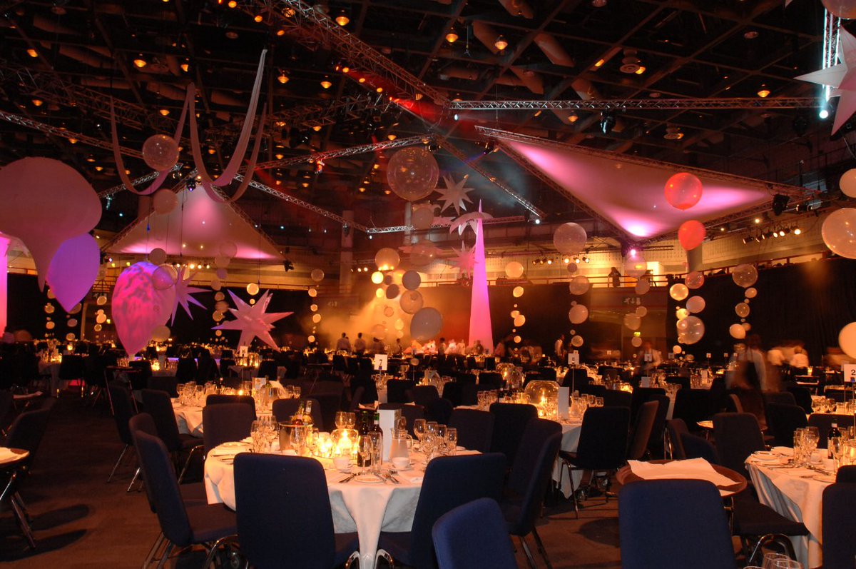 VisitSEEngland's tweet photo. .@Farnborough_Int  is a premier venue for events and exhibitions, situated in the heart of #Hampshire
The centre boasts a busy year round #events calendar including the up &amp; coming Kidz to Adultz South on the 16th May supporting families with disabilities.
https://t.co/djFKJV3Yu9 https://t.co/JkgFSeumUz