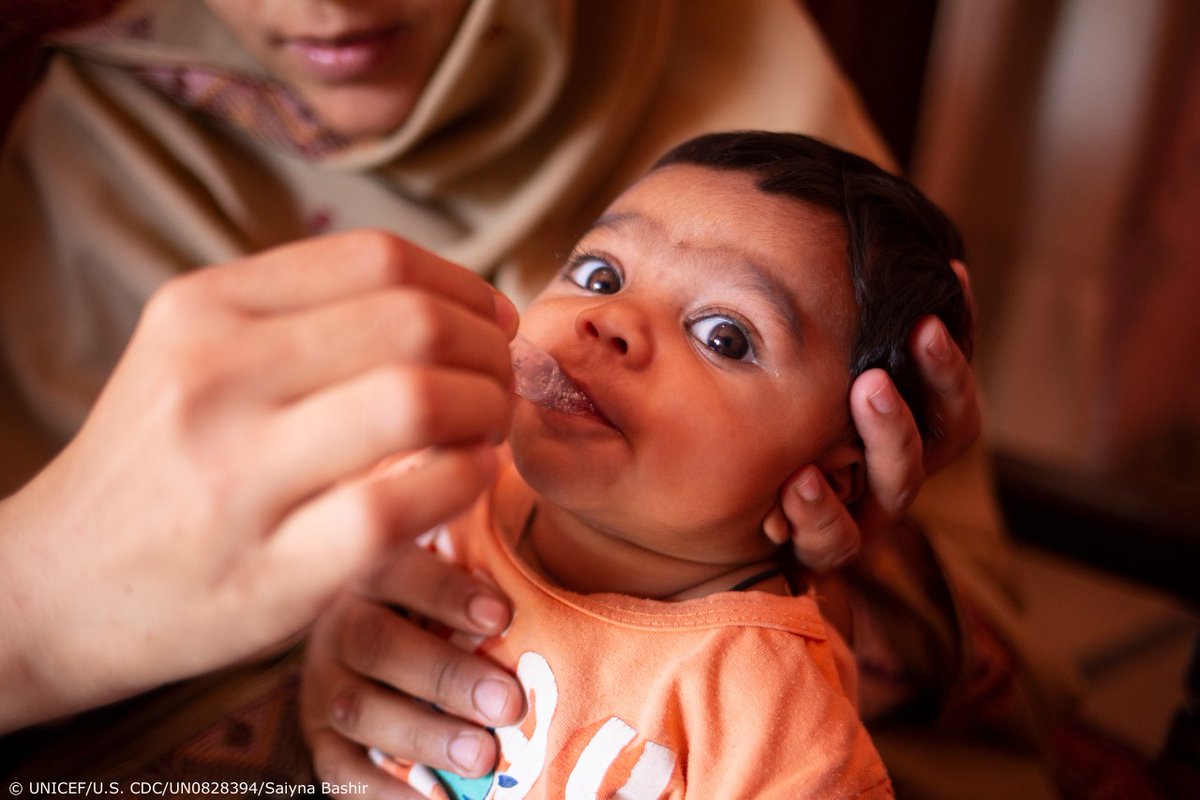 A polio-free world is in sight.

In Pakistan, UNICEF supports vaccinating children like 4-month-old Had Yasir against the disease.

Together, we can #BuildBackImmunity.