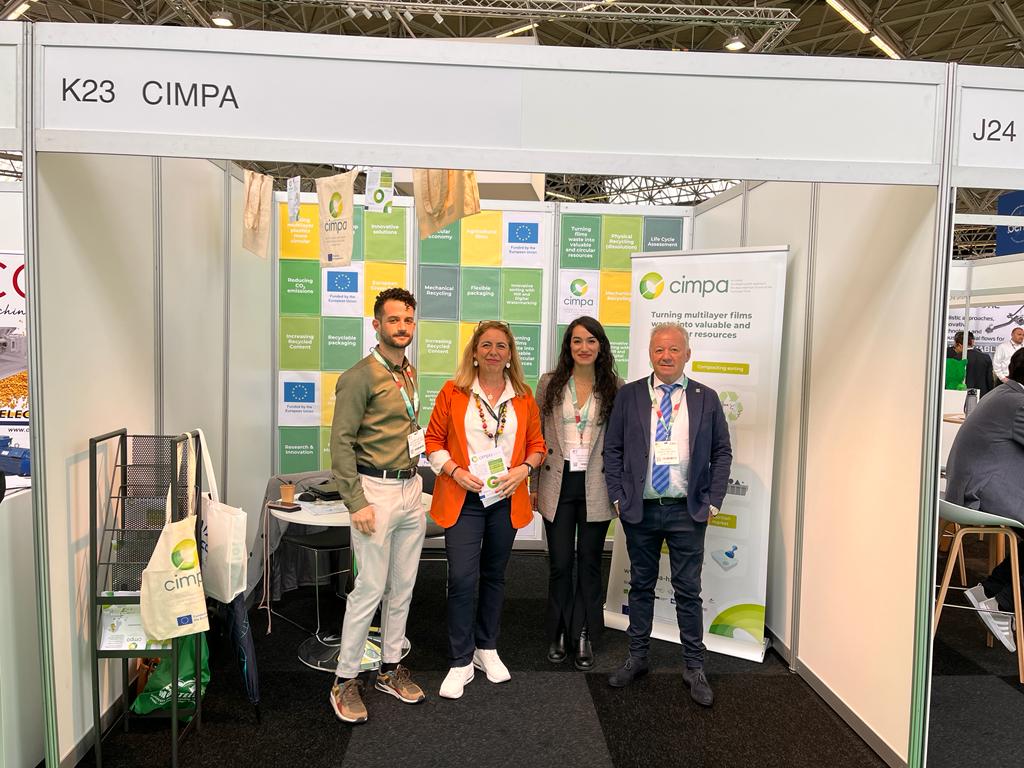 reciclajeFER's tweet photo. Nuestro presidente @IonOlaeta y nuestra directora @Aliciagfranco participan en la reunión de la División de plásticos (#EPRB) de @EuRIC_Recycling que se celebra en Amsterdam coincidiendo con la Plastics Recycling Show Europe 2023 #PRAE2023 https://t.co/tSjcwRtPSr