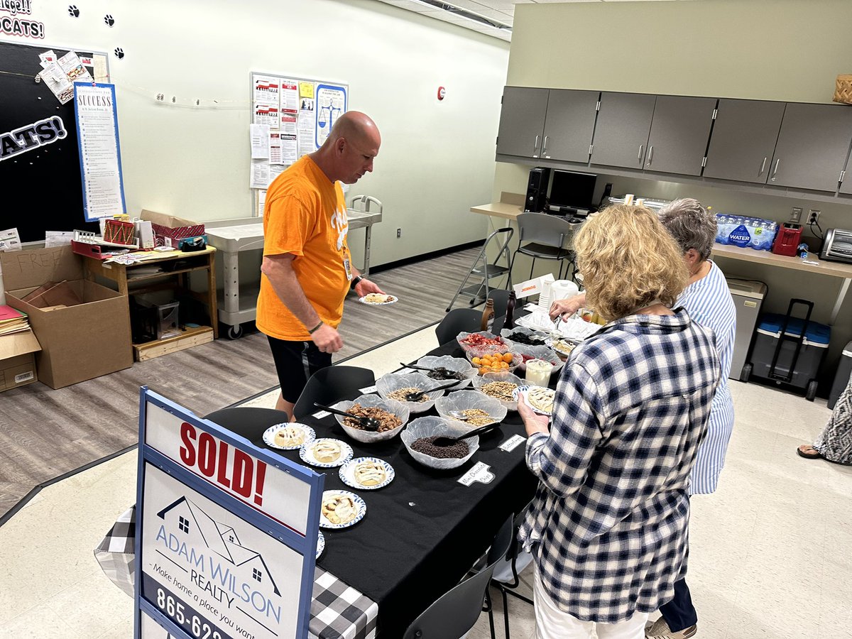 Thank you Adam Wilson Realty for the cinnamon roll bar for Teacher Appreciation Week!! In all my years of education, this was a FIRST! We appreciate your kindness!!