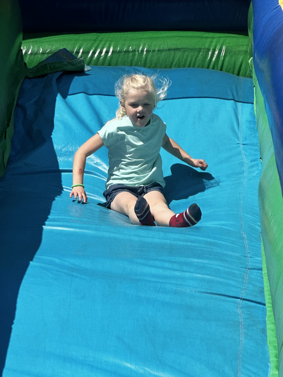 Our Super Stars are getting ready to "bounce" into summer vacation here in a couple of weeks. Before they do, we wanted to celebrate how our SBE Stars have been, "Respectful, Responsible, and Kind." Check out the fun we had on the lawn from our Q4 PBIS Celebration. #BeAStar