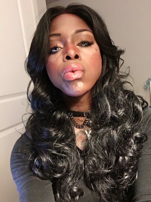 My twin 💖 we look the same right?! 💖 #Twinning @YouTube  💖 https://t.co/9j71up5sca<a href="/tag/twinning"class="tags">#Twinning</a>