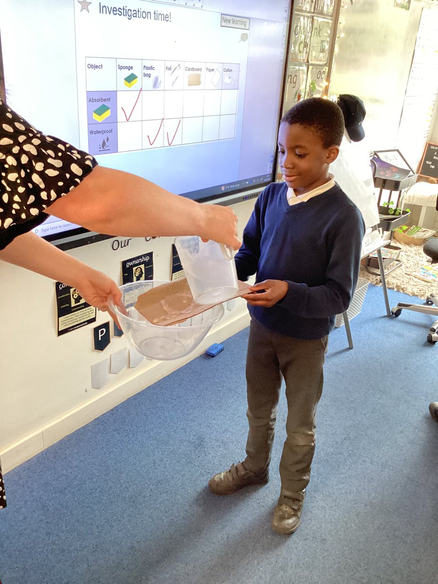 IPMATTowngate's tweet photo. This afternoon in #scienceTPA we performed an experiment to see which materials were absorbent and which were waterproof. #class2TPA https://t.co/DHwp3jTITO