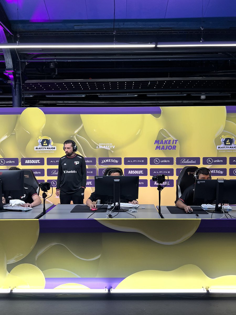 DuelbitsBR's tweet photo. tamo aqui fml junto da @paiNGamingBR razão e coração #gopaiN https://t.co/gYUgEKvV3F