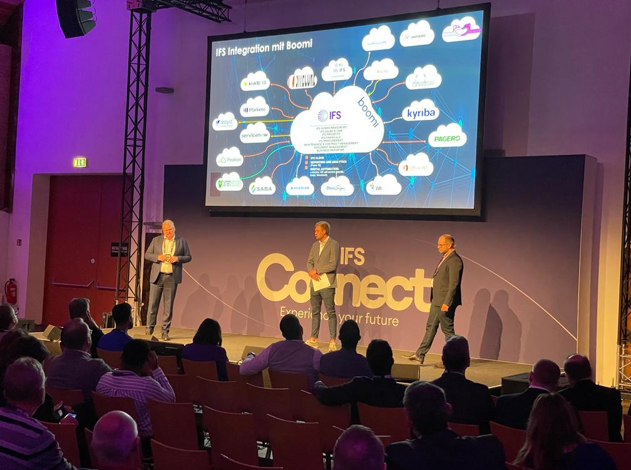 mark_stur's tweet photo. Ich kann nur eines sagen - die IFS Connect DACH in Stuttgart war ein voller Erfolg! Ich bin wirklich froh, dass ich vor Ort sein konnte und das Podium mit Dominik Aldejohann und Sven Böttcher teilen durfte. Viele interessante Gespräche, anregende Diskussionen und neue Kontakte! https://t.co/semwESVxUS