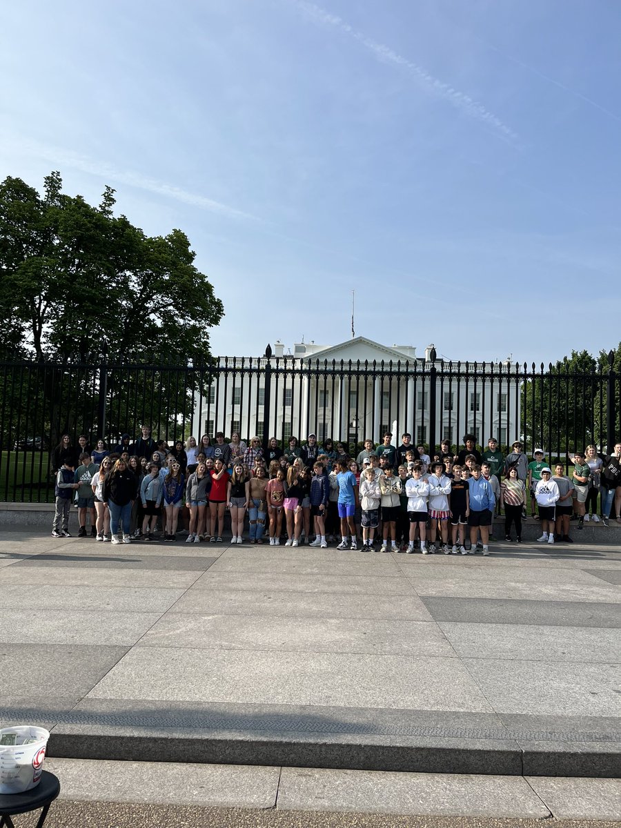 LLCoachJ's tweet photo. White House photo opp. @gms_tn @racheladamstn @CoachMcCall65 #RiseAsOne https://t.co/qYiupKot2O
