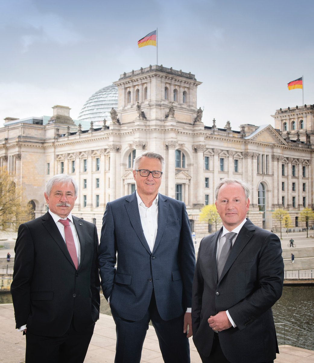 Grad1200's tweet photo. Wechsel in der Hauptgeschäftsführung des VDPM   - https://t.co/lljHXeyuq9 https://t.co/alPOy1SZAd