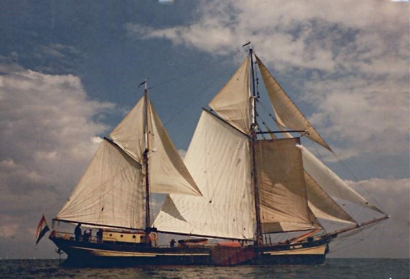 De Tukker, the first ship operated by Dutch sustainable shipping company <a href="/EcoClipper/">EcoClipper</a>  has set sail on the firm’s maiden voyage — 111 years after it was constructed. marineindustrynews.co.uk/de-tukker-star…