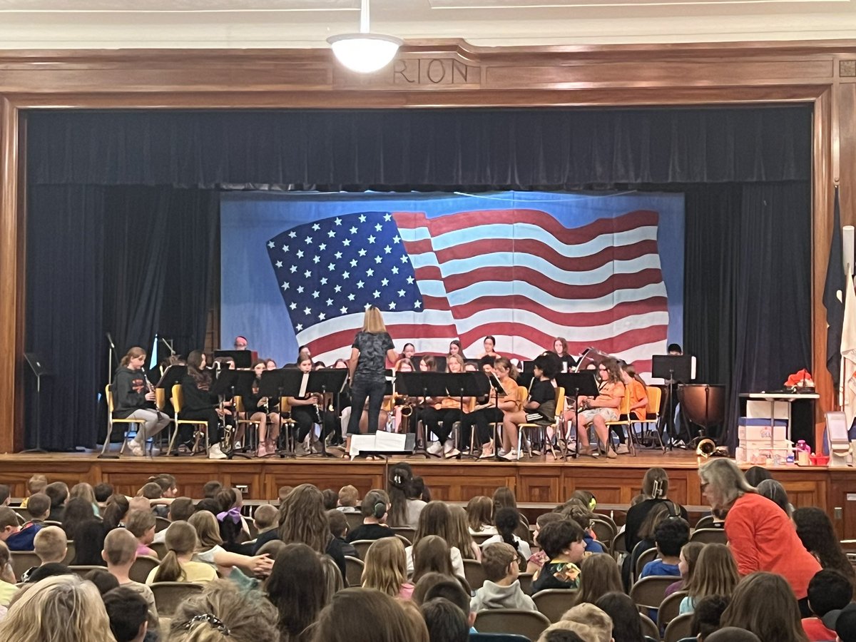 Enjoying the MES spring concert preview this morning.  #mcsdlearns