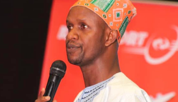 VisionGuinee's tweet photo. .@thug_mamadou lance un appel : ‘’Jeunes conscients de l’axe, restez chez vous…’’https://t.co/FpZ0E84Yv8 #Kibaro #ThursdayMotivation https://t.co/6XMeo6tlpB