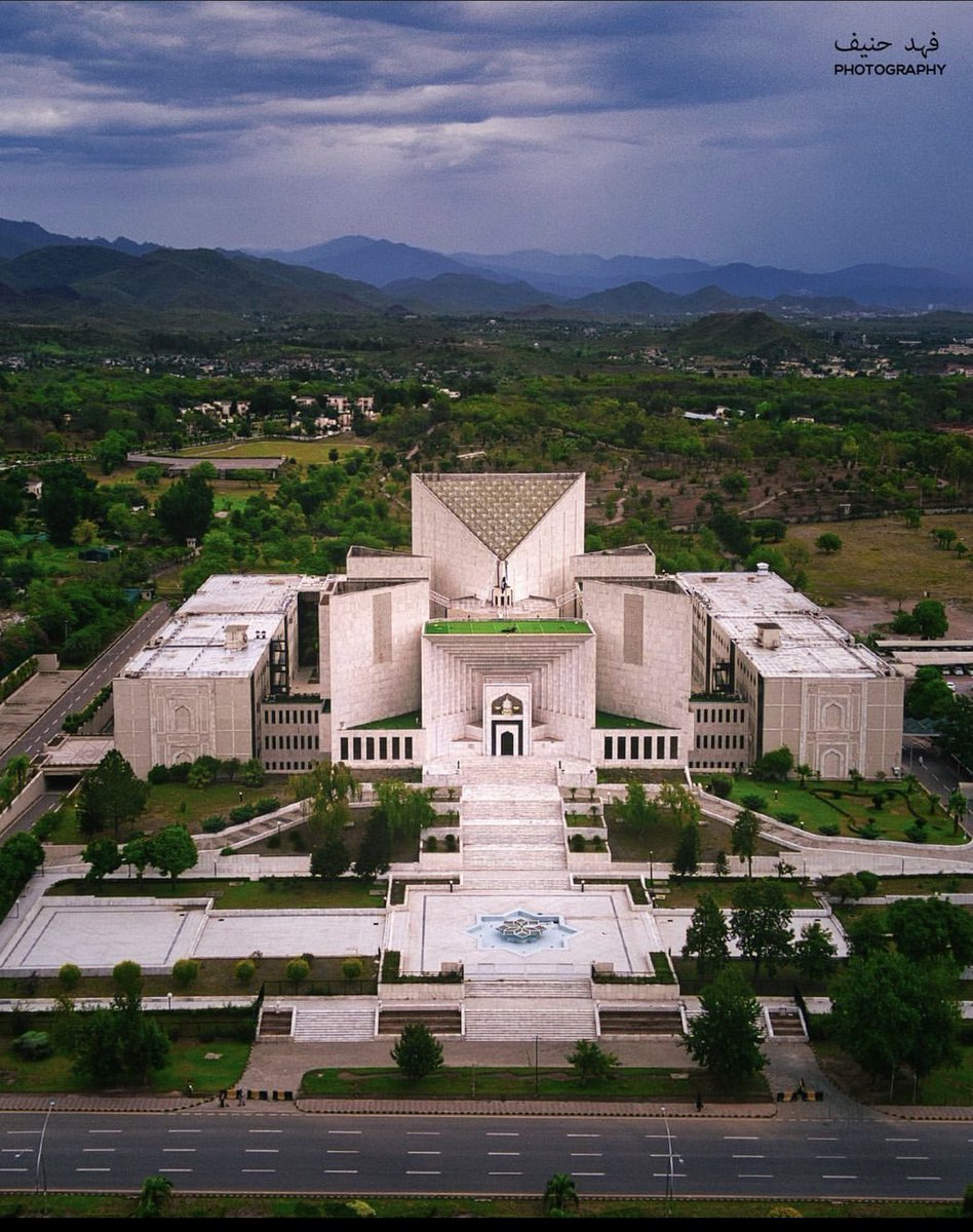 Fahadhanifff's tweet photo. Imran Khan Released ❤️🇵🇰
Supreme Court Love you hogya ❤️❤️🇵🇰✌🏻 #imran_Khan #ImranKhanForPakistan #ImranKhanArrested #imrankhanrelease #BehindeYouskipper #Supreme_court #Supreme_Court_Of_Pakistan #Islamabad #Pakistan #PTI #ImranKhanZindabad https://t.co/plCU5sZ90G