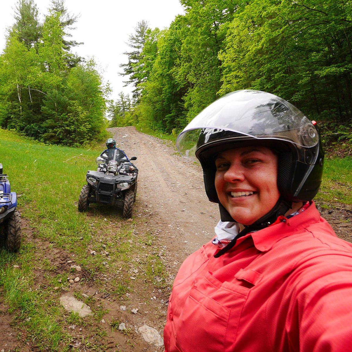 Is it ATV time yet? 🤔 Don't wait for blackly season, hit the trails early this year. Learn the basics of ATVing from @tomirwinadventuretours in the Ottawa Valley. 📷 Heidi Csernak @organicroadmap #ATV #ComeWander #OttawaValley #OffRoading #Spring #MudSeason #Blackfly