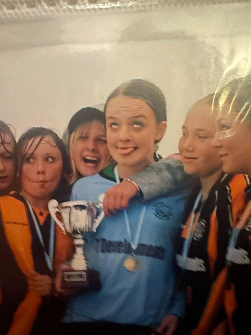 📷 THROWBACK TO BEING A TEENAGER when I first started playing football!

I was sent this photo from an old football friend and it got me thinking how football really has shaped my life in every way possible, it really is the beautiful game!