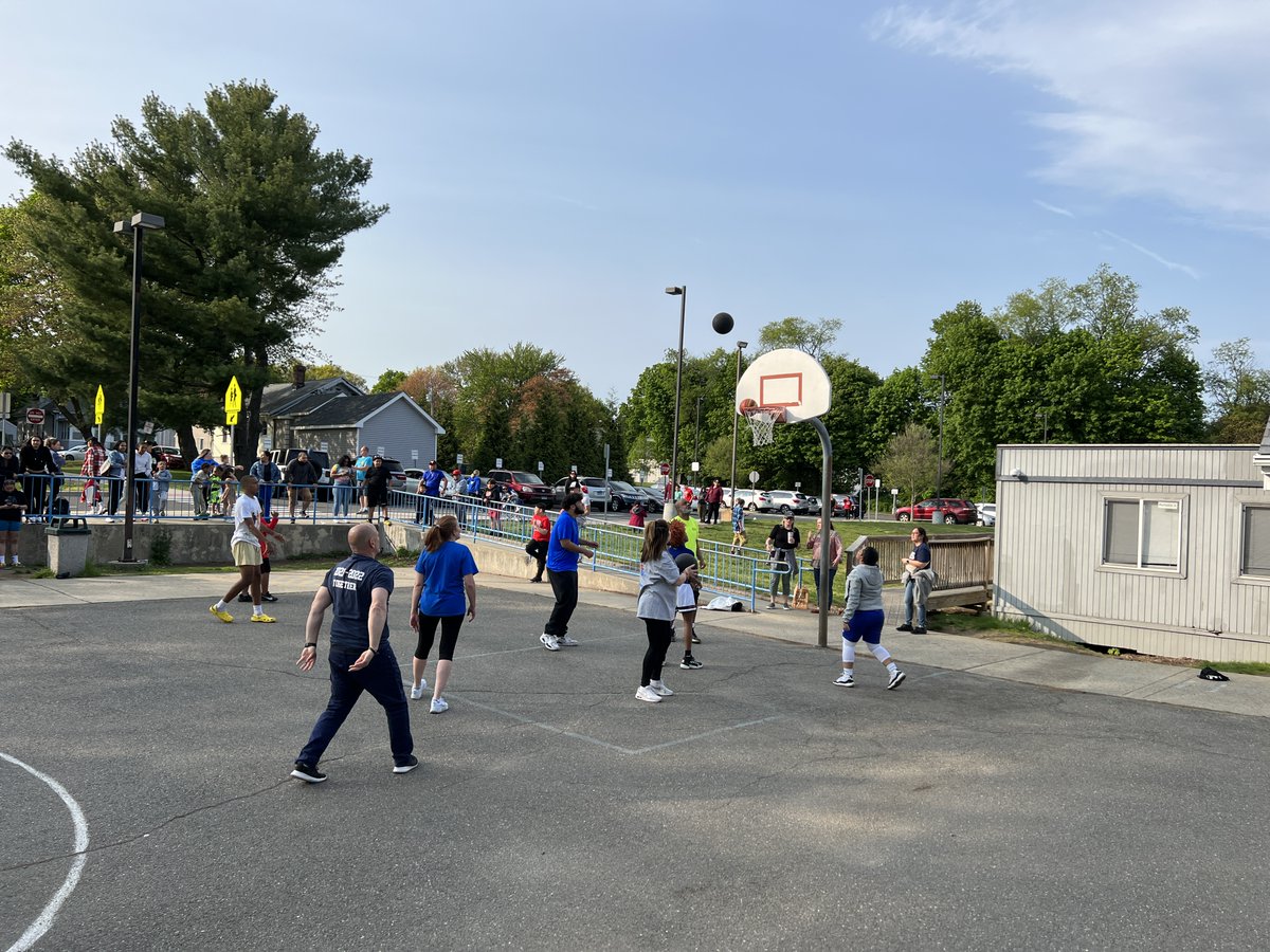 Nichols_Pride's tweet photo. 6th grade students vs. staff basketball game was a huge success and so much fun! We had such a great turnout from students, staff, alumni, and families! We love the community we have built #Nicholspride https://t.co/hNTkKXI8hM