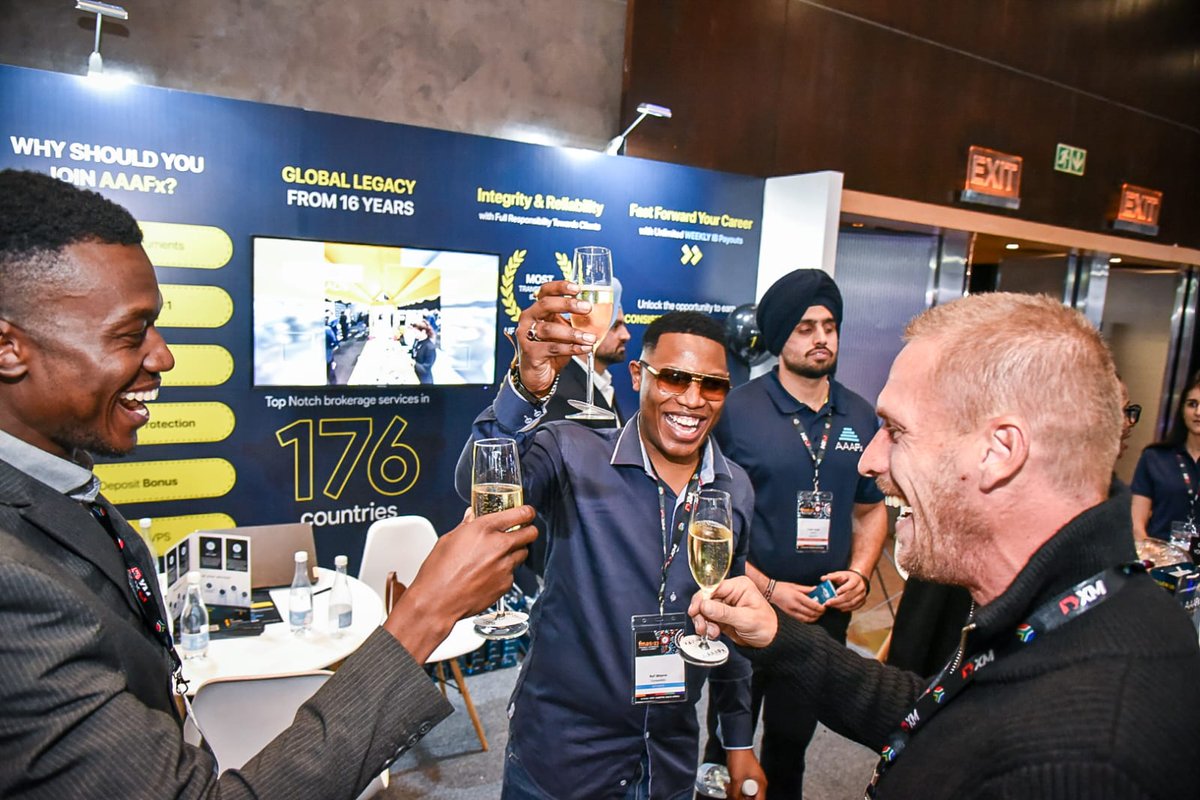 F_M_events's tweet image. Some more Wrap-Up Pictures because we had way too much fun to not share😉 🎉 🥂 🎈

#FMAS #FMAS23 #FMevents #FinanceinAfrica #NetworkingEvent #Traders #Investors #Affiliates #FinanceIndustry #FutureofFinance #AfricanFinance #ForexTraders #InvestmentOpportunities