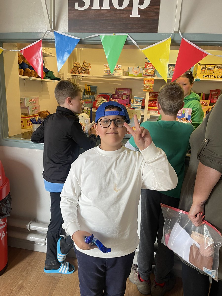 ShelleyFirst's tweet image. Visiting the Kingswood shop. #SpoiltForChoice