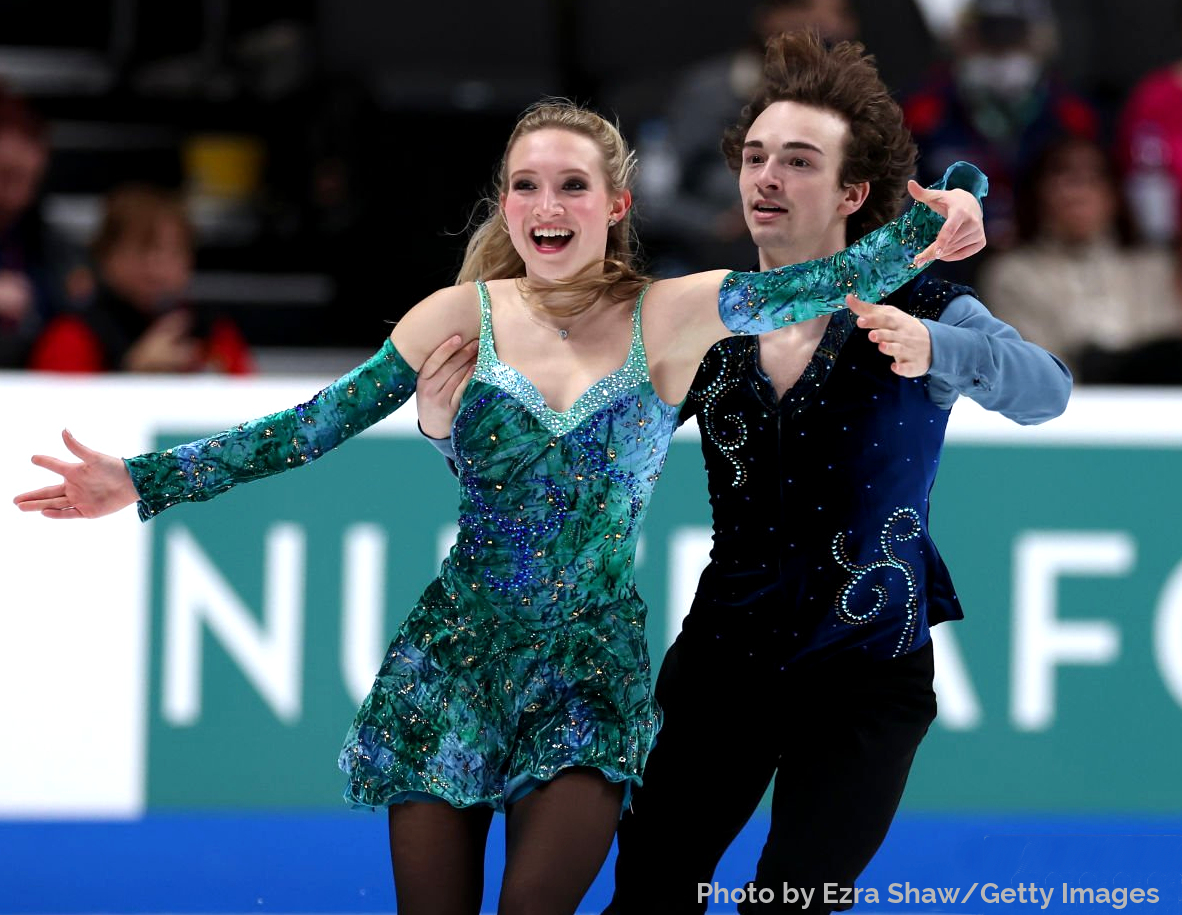 goldenskate's tweet photo. Happy Birthday 🎂 to USA's 🇺🇸 #EvaPate — the 2022 #USINTLClassic and #NepelaMemorial 🥈 with #LoganBye! GS Fan Fest 🗨️ https://t.co/ttkFPjDsHR 👏🏻 She enjoys spending time with family, boating 🛥️, and reading 📖 📷 2022-23 FD "Reel Around the Sun" #FigureSkating https://t.co/AnnD2EHTmP
