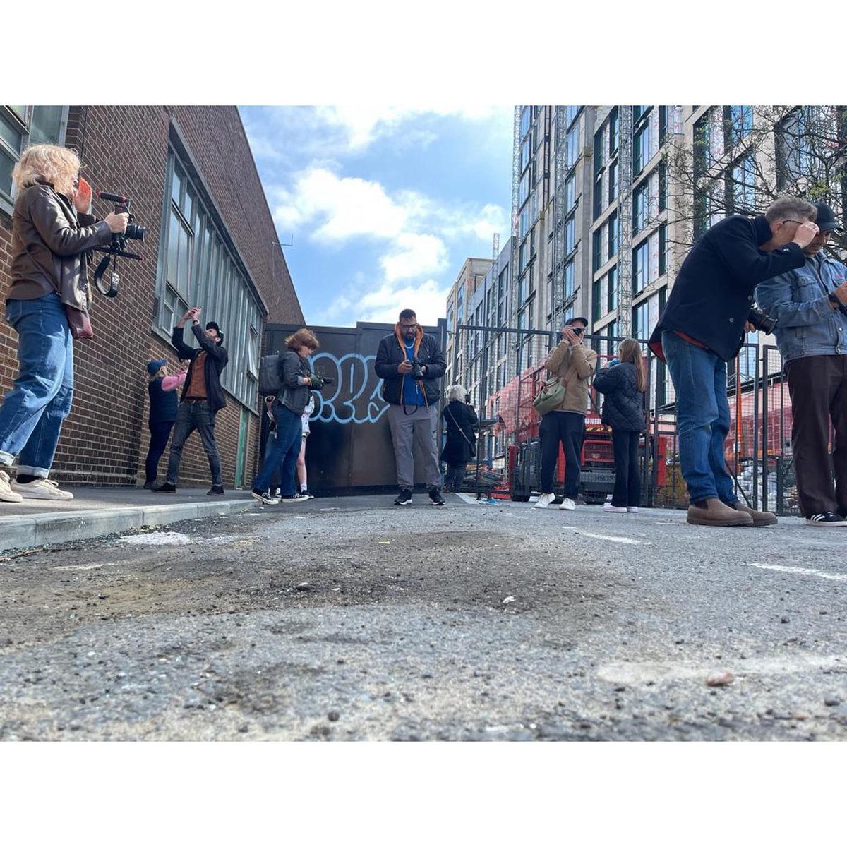 Thanks to Hugh Fox for leading our cohort of Photo Walkers last Saturday. Our Saturday programme continues until 3rd June with a different lens-based artist hosting a activity each week. #inthisplace #photowalk #hove #hughfox Commissioned by @GinkgoProjects