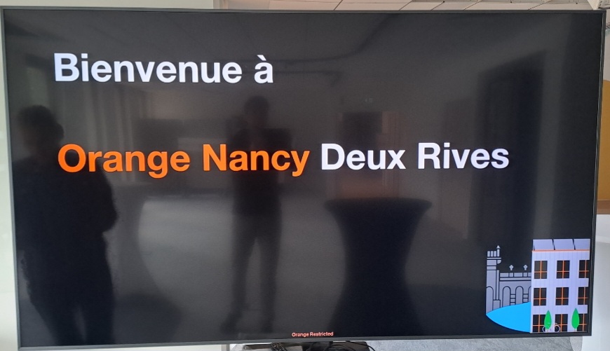 RonotYvan's tweet photo. MERCI à tous mes collègues du staff @OrangeGrandEst  Nancy 2 Rives pour leur accueil dans notre nouveau bâtiment magnifique !
BRAVO pour le boulot de préparation et d'accueil
C'est cool de travailler dans un tel environnement... 👍 

#lifeatorange 
@SarahBouleau https://t.co/ztYoCV0cGb