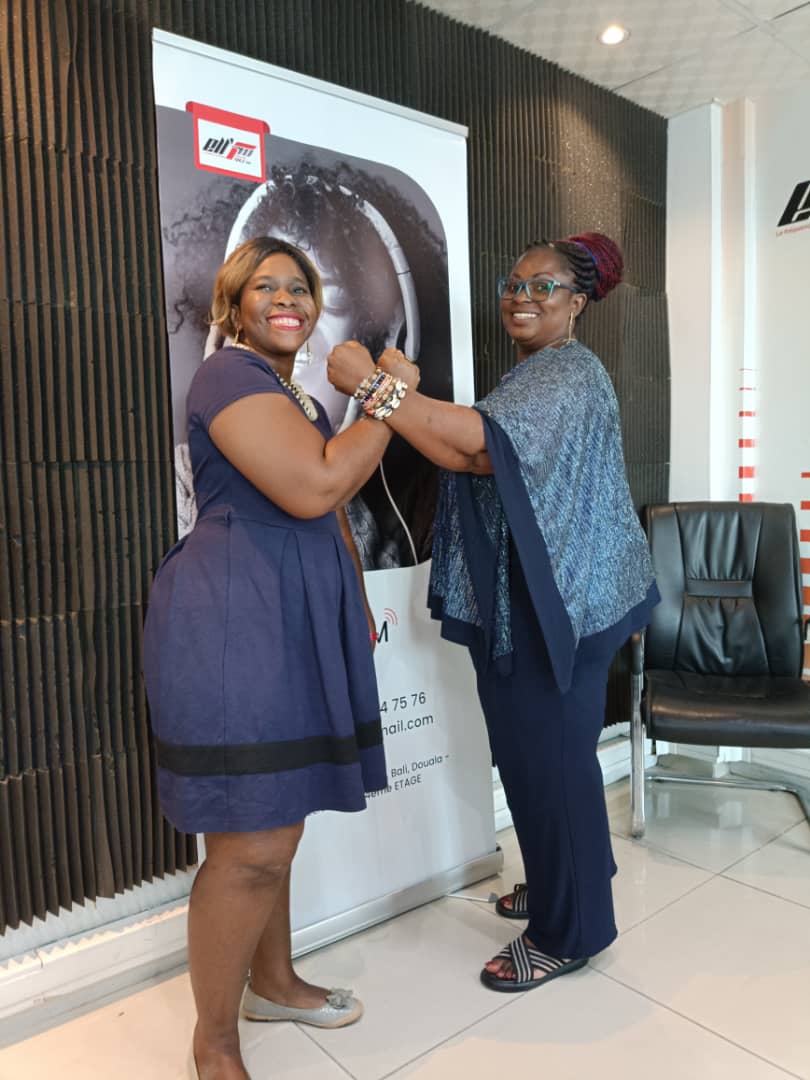 feminicides237's tweet image. Nous étions à la radio #ELLFM pour presenter la lettre adressée au Président de la République par le Collectif STOP FEMINICIDES 237 sur la montée des féminicides au Cameroun.

#stopfeminicides 
#stopféminicides237
#Cameroun