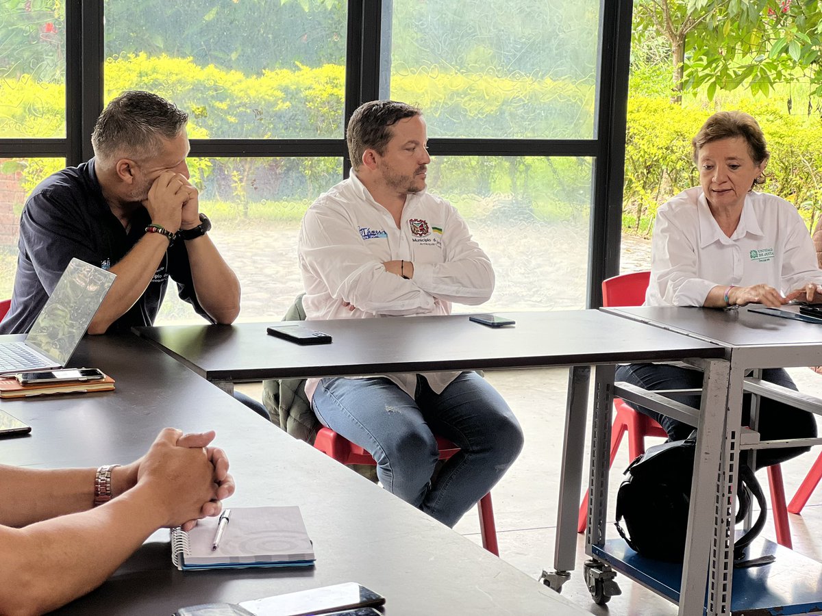 cueesuroeste's tweet photo. #AEstaHora ⚠️👩🏻💻Empezamos con jornada de la junta asesora en el municipio de Támesis. 🤝🏻 Articuladamente, seguimos trabajando en beneficio de nuestra subregión. 💙
#CUEESueroeste #Támesis #Subregion https://t.co/4S0ZC3zmcf