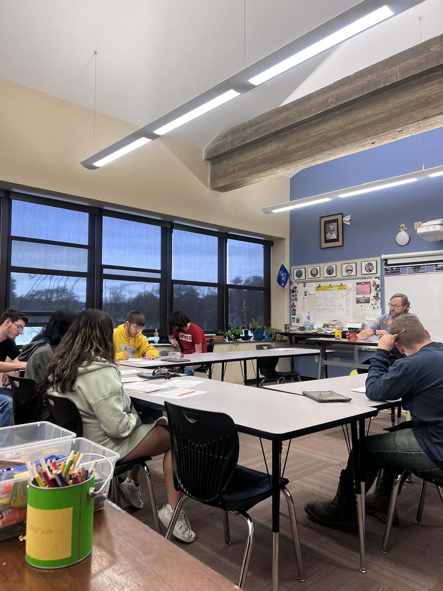 CentralSchool7's tweet photo. I enjoyed sitting in on this fabulous Eng III class who had a student lead discussion over the book The Great Gatsby. The teacher, Mr. Patterson was the facilitator for the discussion. The level of rigor at this time of year was amazing to see! #WeAre409 @DowningLatisha https://t.co/k2YKqb85RI
