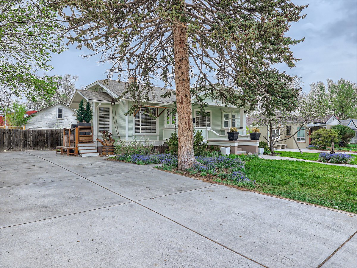 WillGosch's tweet photo. Check Out my two newest listing!! https://t.co/rp5l57F5Od https://t.co/vaAAtK5Nh5