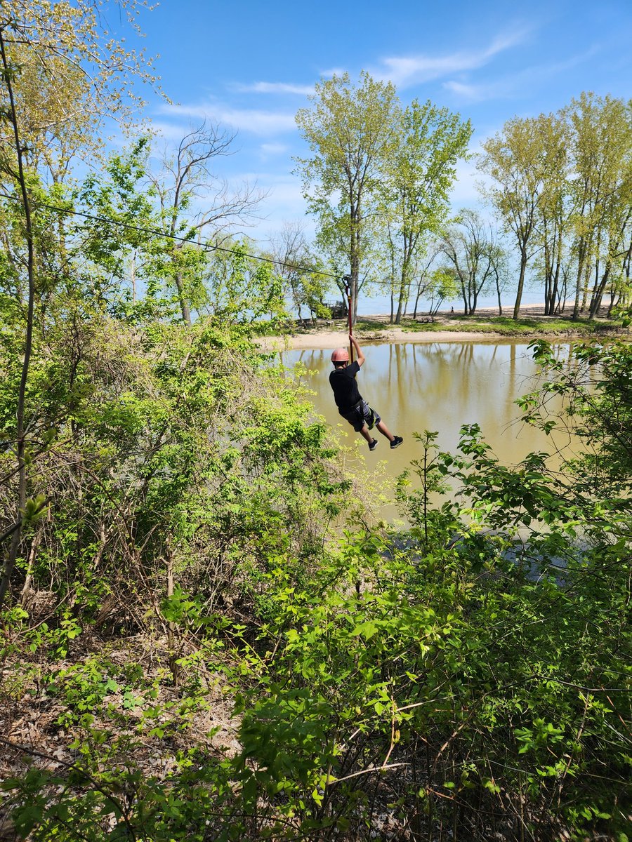 Sorensen1027's tweet photo. 6th graders having fun #CMSoutdoorED https://t.co/EfHHAXlDeu