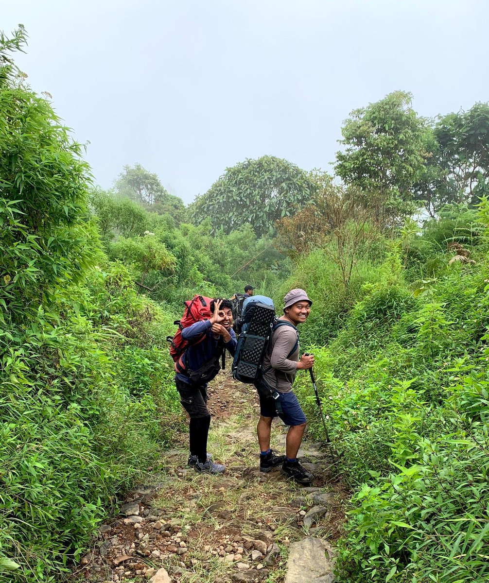danuras_'s tweet photo. 'Sebuah bangsa tidak akan kehilangan pemimpin yang bijaksana dan adil, selama para pemuda yang hidup di dalamnya masih menyukai menjelajahi hutan dan mendaki gunung,' tulis Soe Hok Gie. https://t.co/jAKtXtvsrn